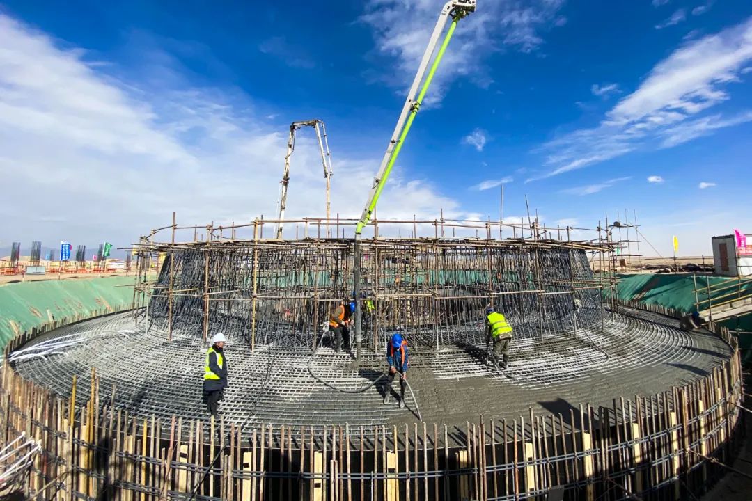 1665655664965769.jpg 2756d24c8e114f30b3a48a6d9e53df8e.jpg